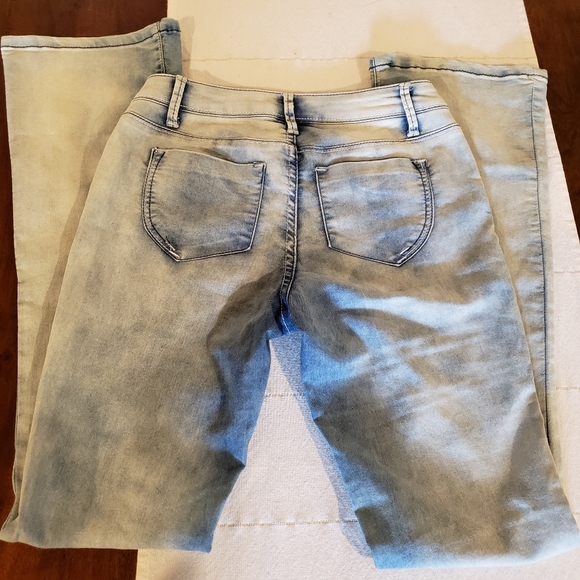 90s Vintage Light Wash Jeans - Picture 4 of 13